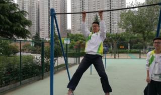 单杠世界纪录多少次 引体向上世界纪录